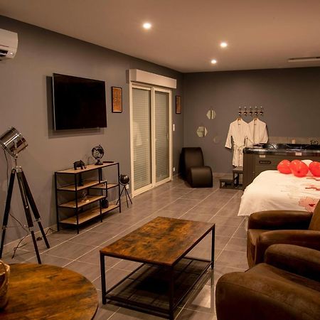Love Room - La Parenthese Saint-Bauzille-de-la-Sylve Bagian luar foto