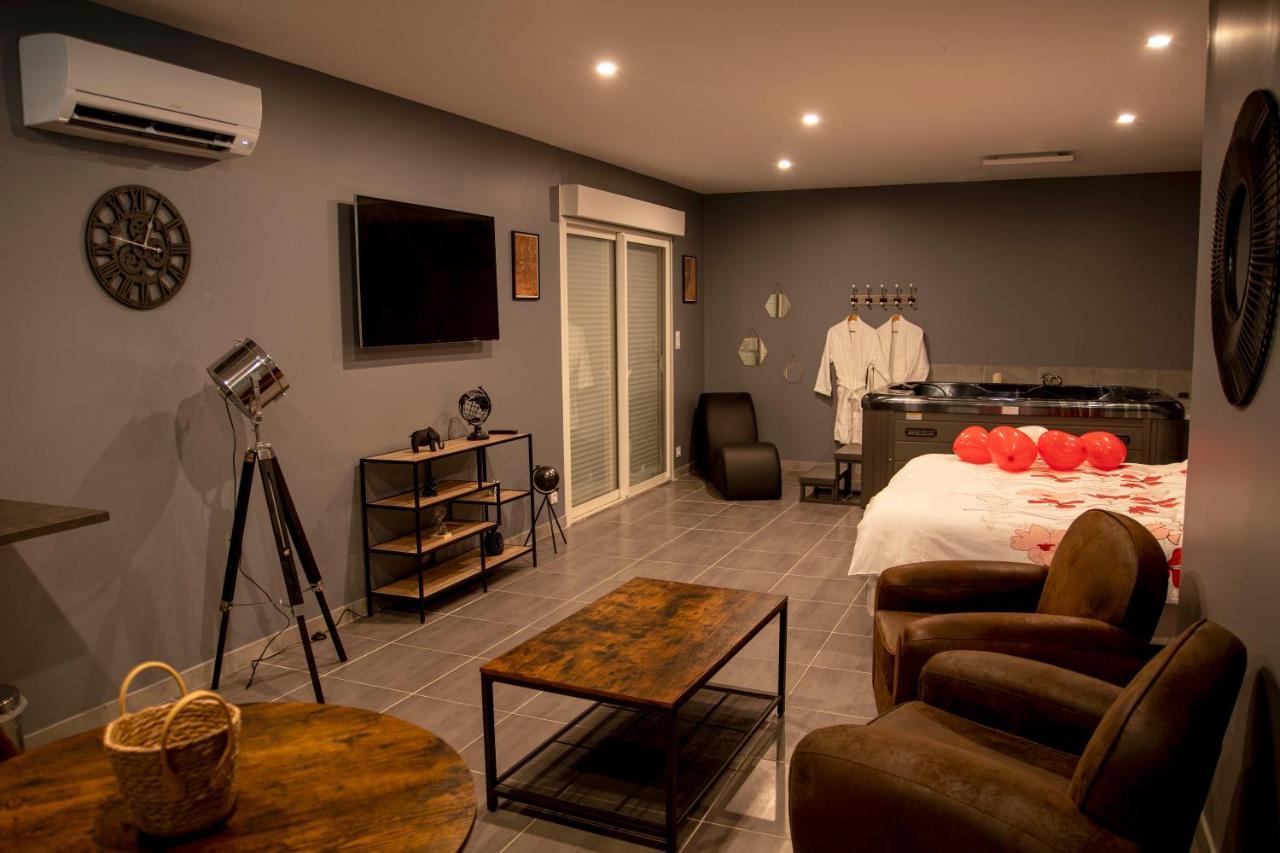 Love Room - La Parenthese Saint-Bauzille-de-la-Sylve Bagian luar foto