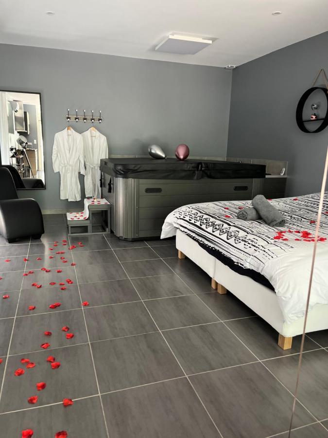 Love Room - La Parenthese Saint-Bauzille-de-la-Sylve Bagian luar foto