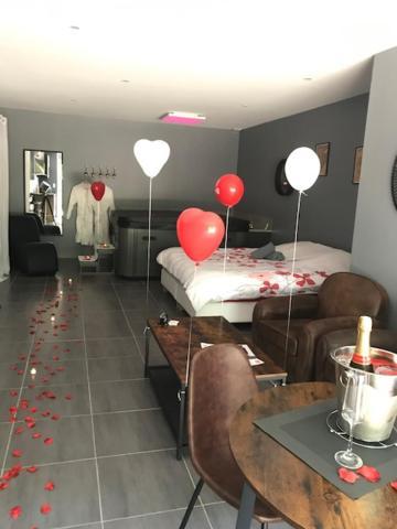 Love Room - La Parenthese Saint-Bauzille-de-la-Sylve Bagian luar foto