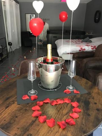 Love Room - La Parenthese Saint-Bauzille-de-la-Sylve Bagian luar foto