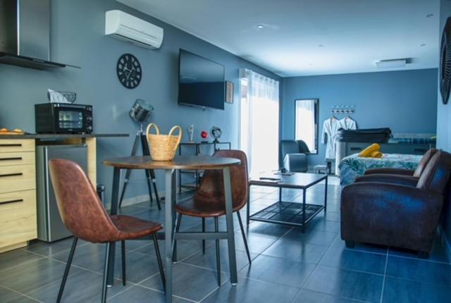 Love Room - La Parenthese Saint-Bauzille-de-la-Sylve Bagian luar foto
